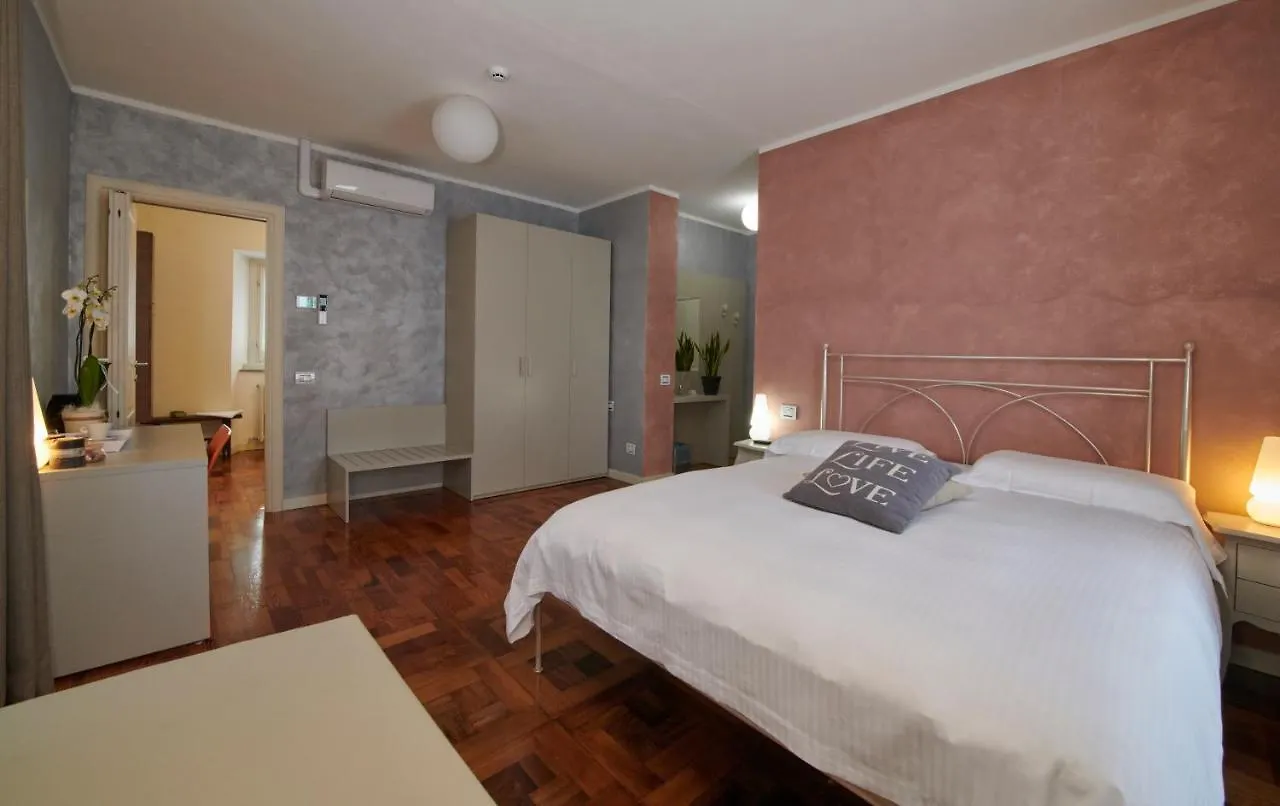 Foresteria La Torretta Fino Mornasco Guest house